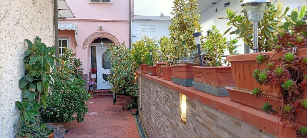 Lovely House Near The Beach Torre del Lago Puccini Luaran gambar
